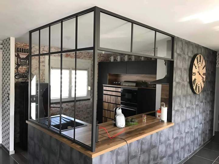Nous aménageons votre espace avec des verrières sur mesure.