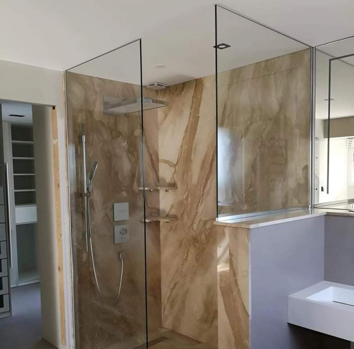 Paroi de douche sur mesure Épinal