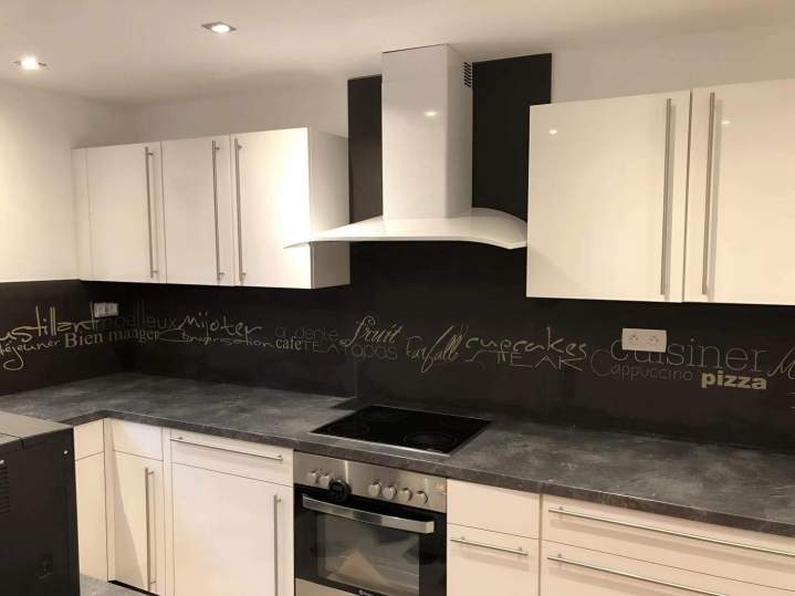 Revêtement mural cuisine en verre Épinal