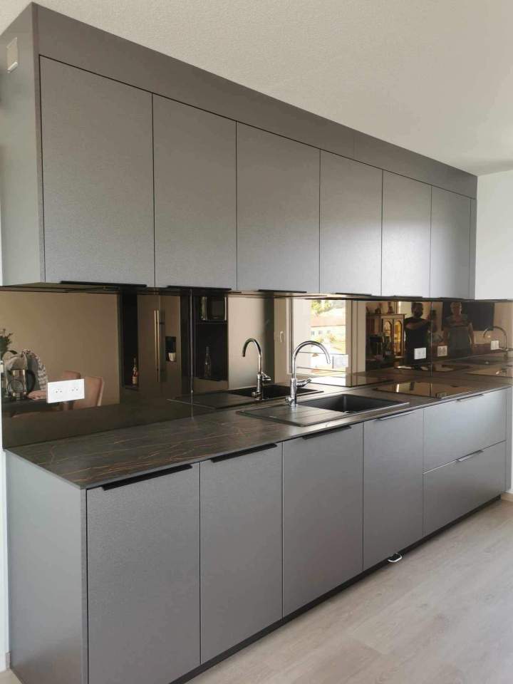 Pose de crédence en verre Épinal