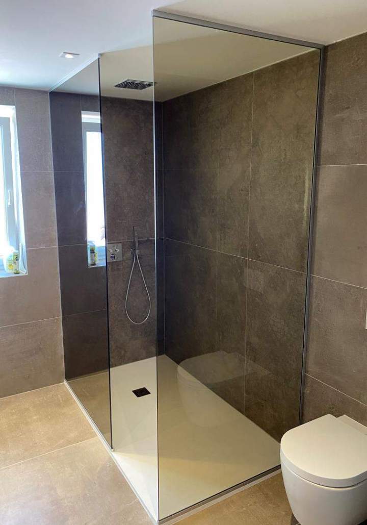 Pose du cloison de douche Épinal