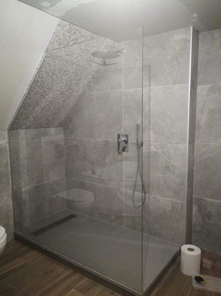 Pose de protection de douche Épinal